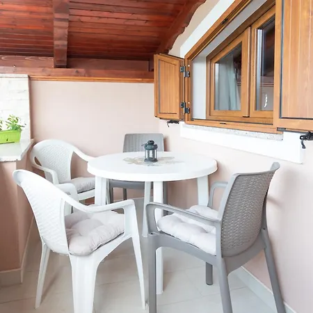 Eden In Peaceful Area Near Center