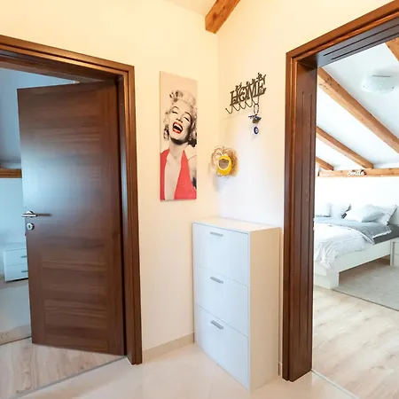 Eden In Peaceful Area Near Center *