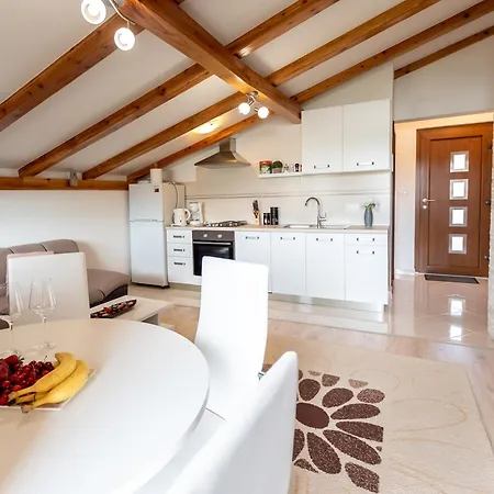 Eden In Peaceful Area Near Center Apartmán